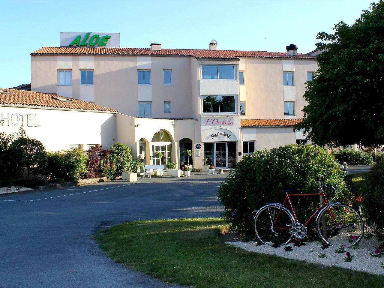 Logis Hotel Restaurant Aloe Les Herbiers Eksteriør billede