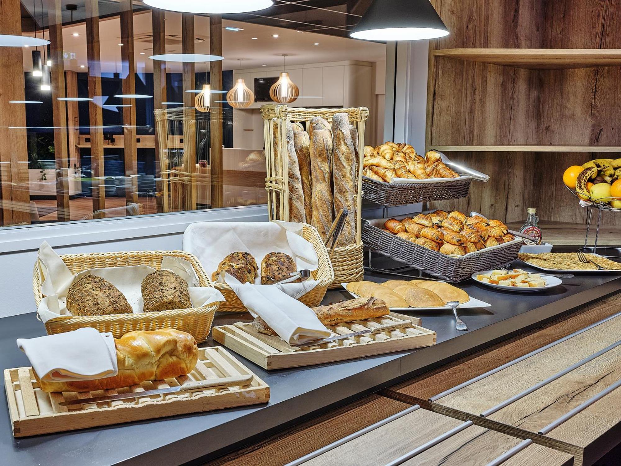 Logis Hotel Restaurant Aloe Les Herbiers Eksteriør billede