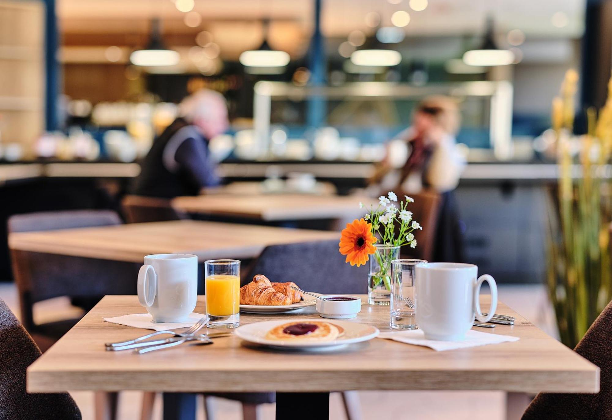 Logis Hotel Restaurant Aloe Les Herbiers Eksteriør billede